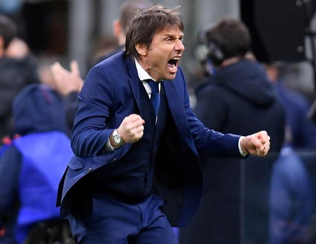 Tottenham quyết định không vội thuê Conte