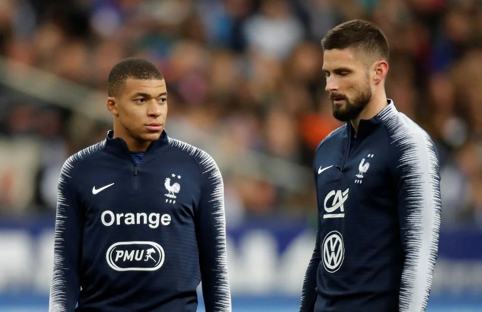 Mbappe quyết tâm giảng hòa cùng đàn anh