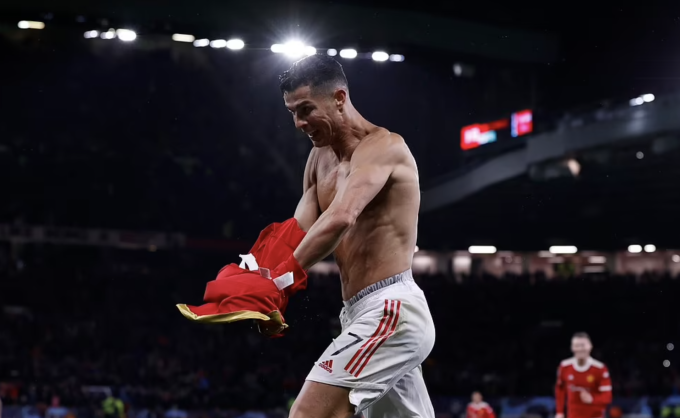 Ronaldo xô đổ thêm kỷ lục tại Champions League